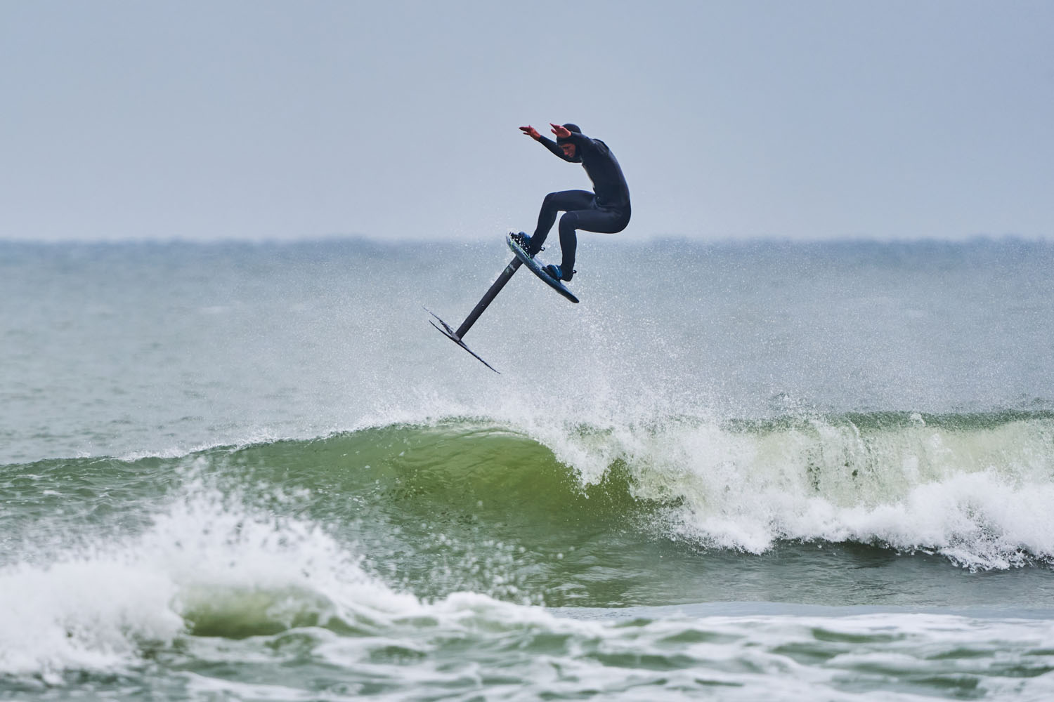 PHOTO: HIGH FLYING FOIL - GONG Galaxy